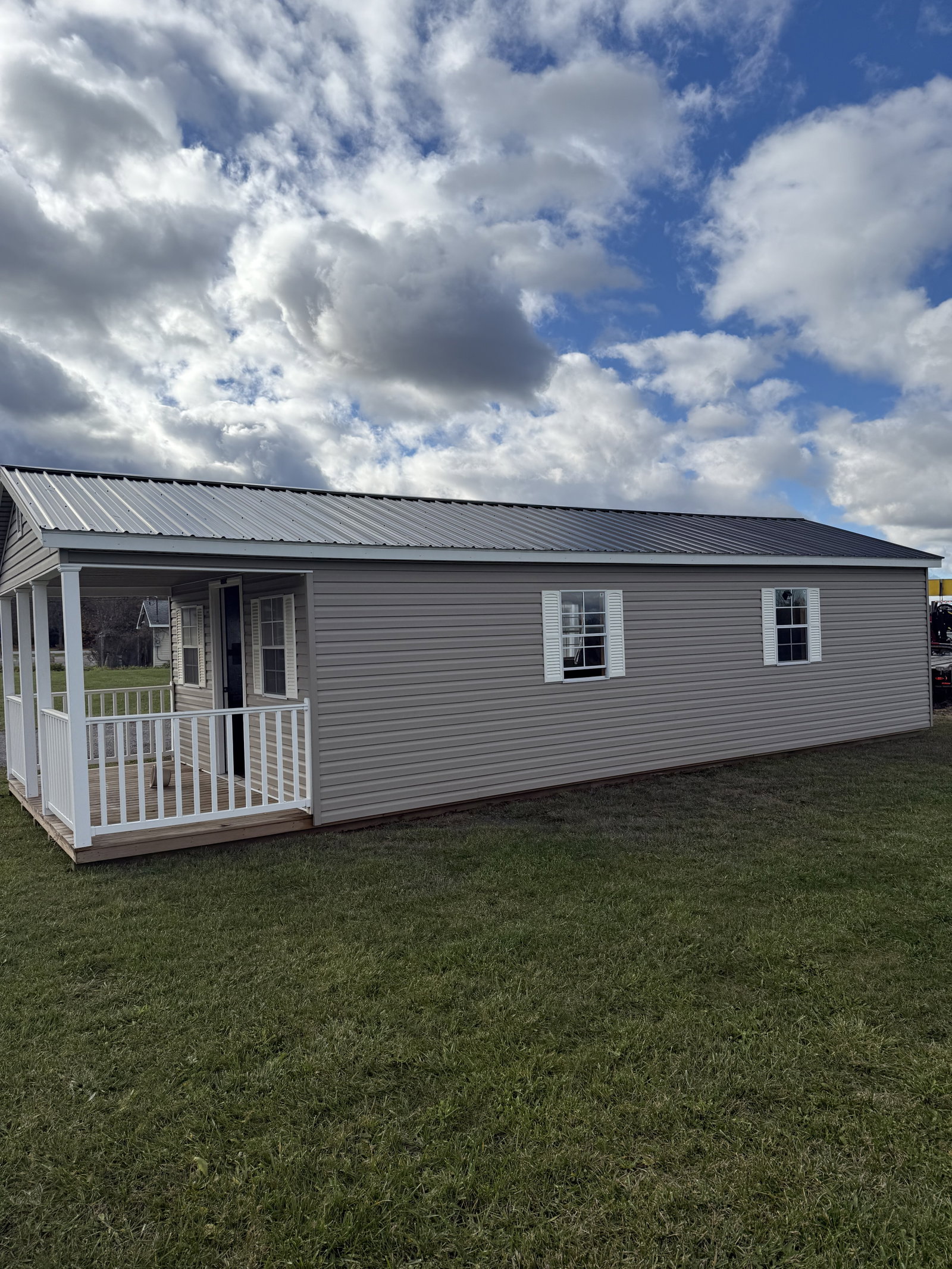 USED: 14x36 Vinyl Deluxe Gable Cottage - View 4