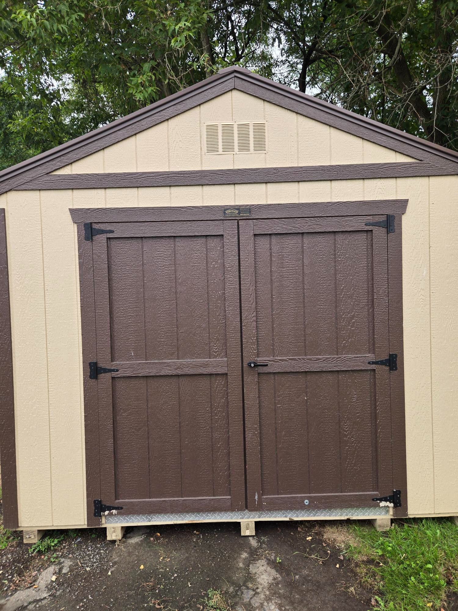 USED: 10x10 Cape Cod Cottage
