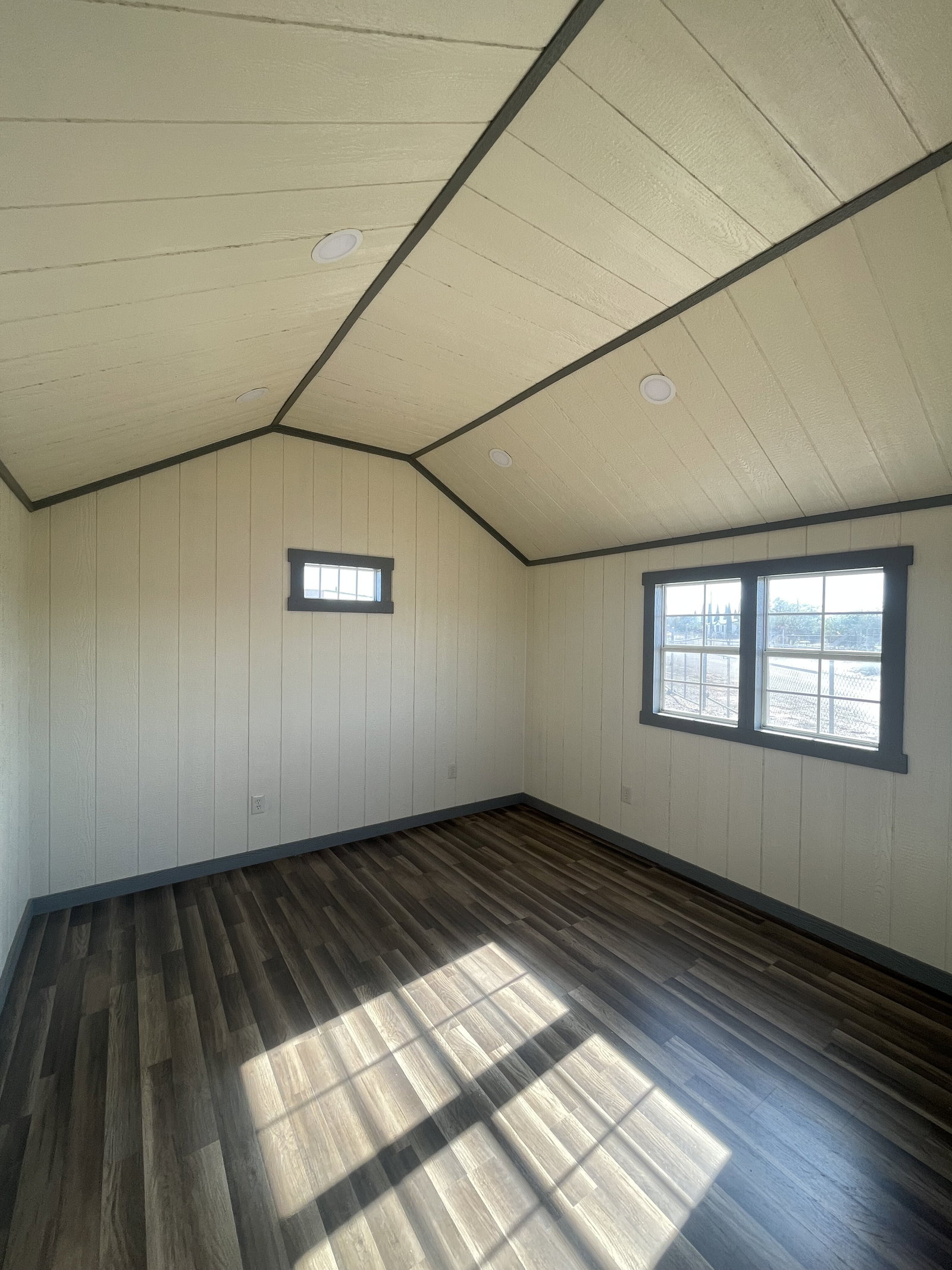 12x14x7 Classic Studio - View 4