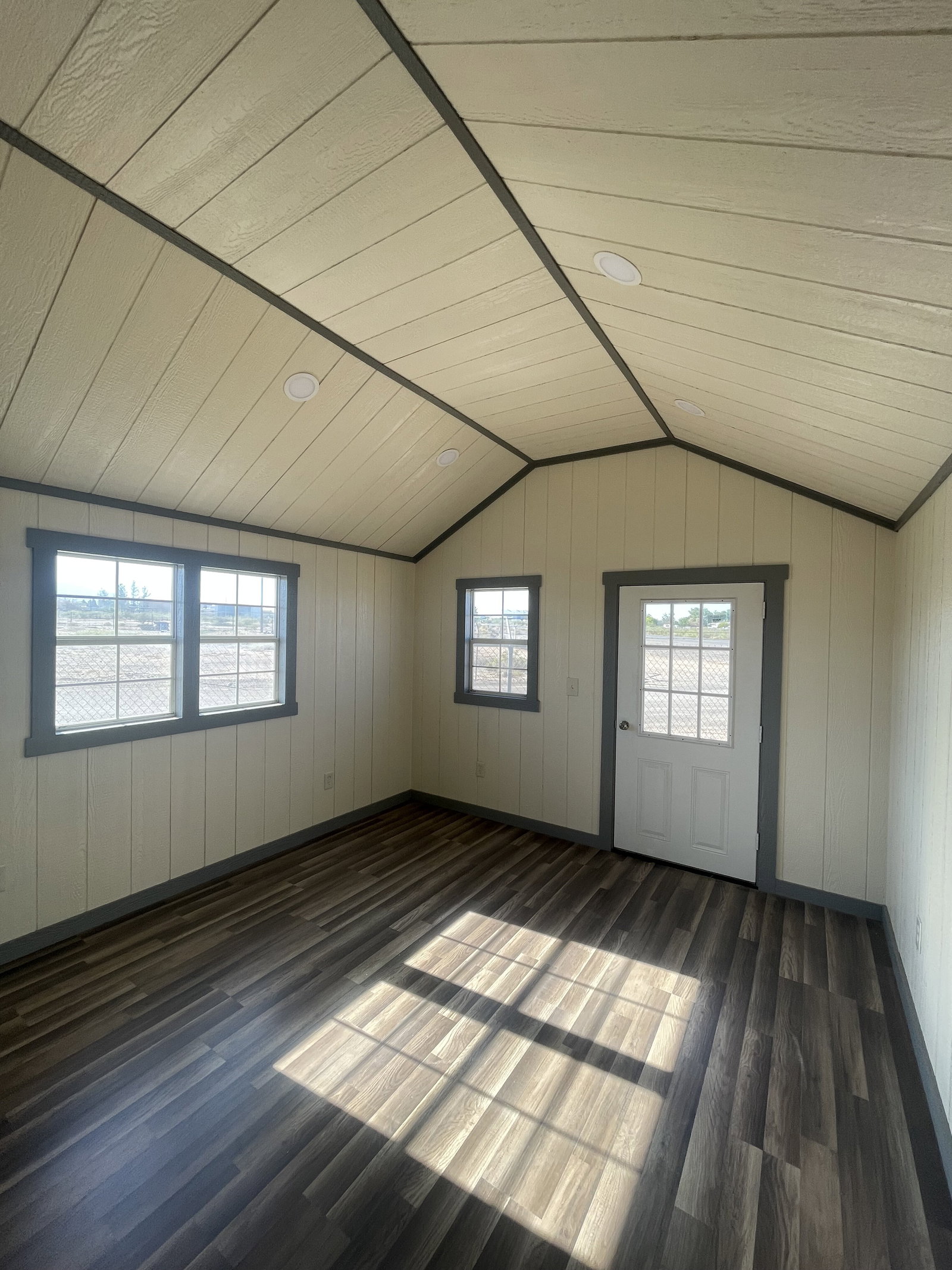 12x14x7 Classic Studio - View 2