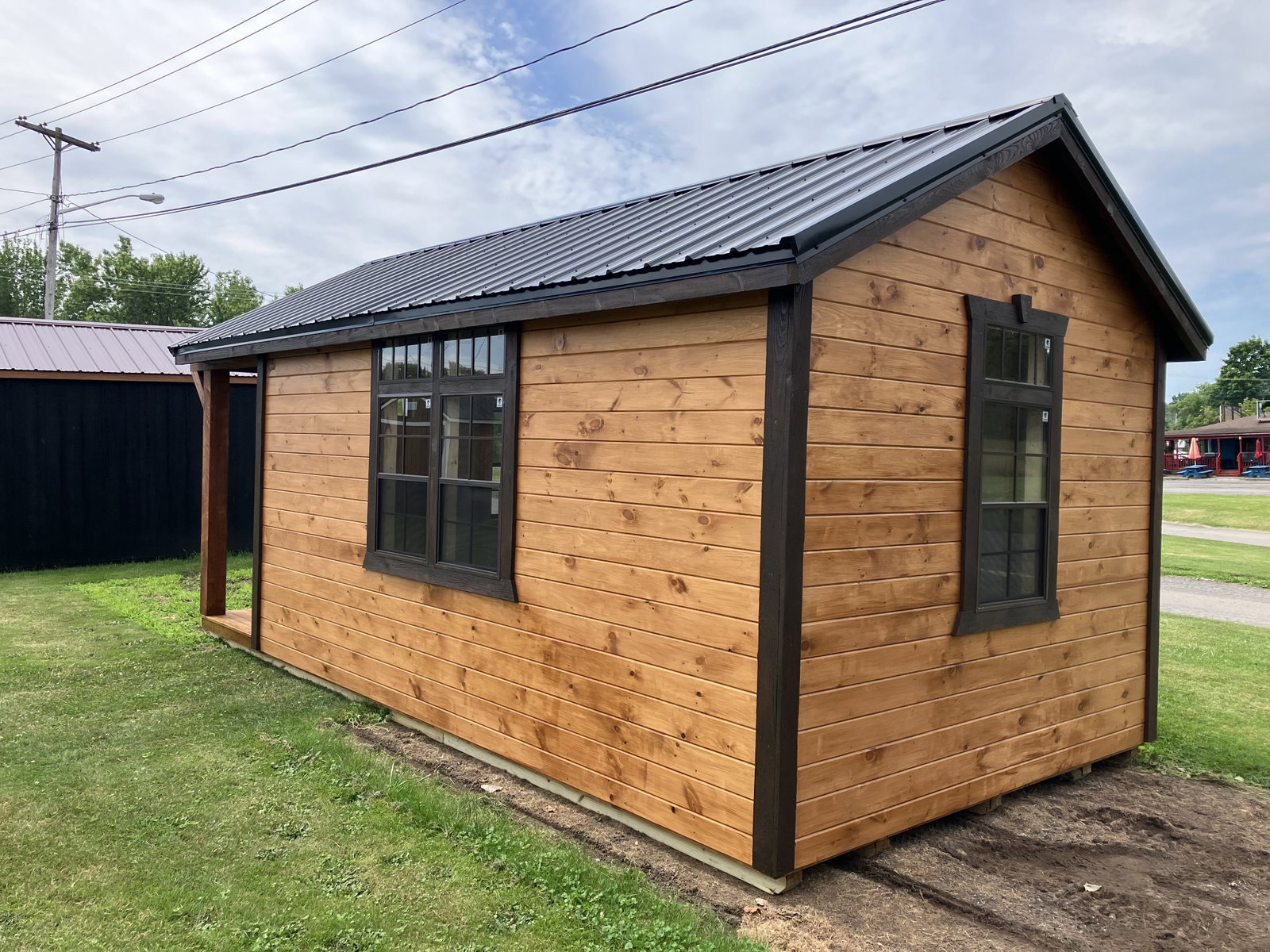 10x20x7 Deluxe Gable Cottage - View 4
