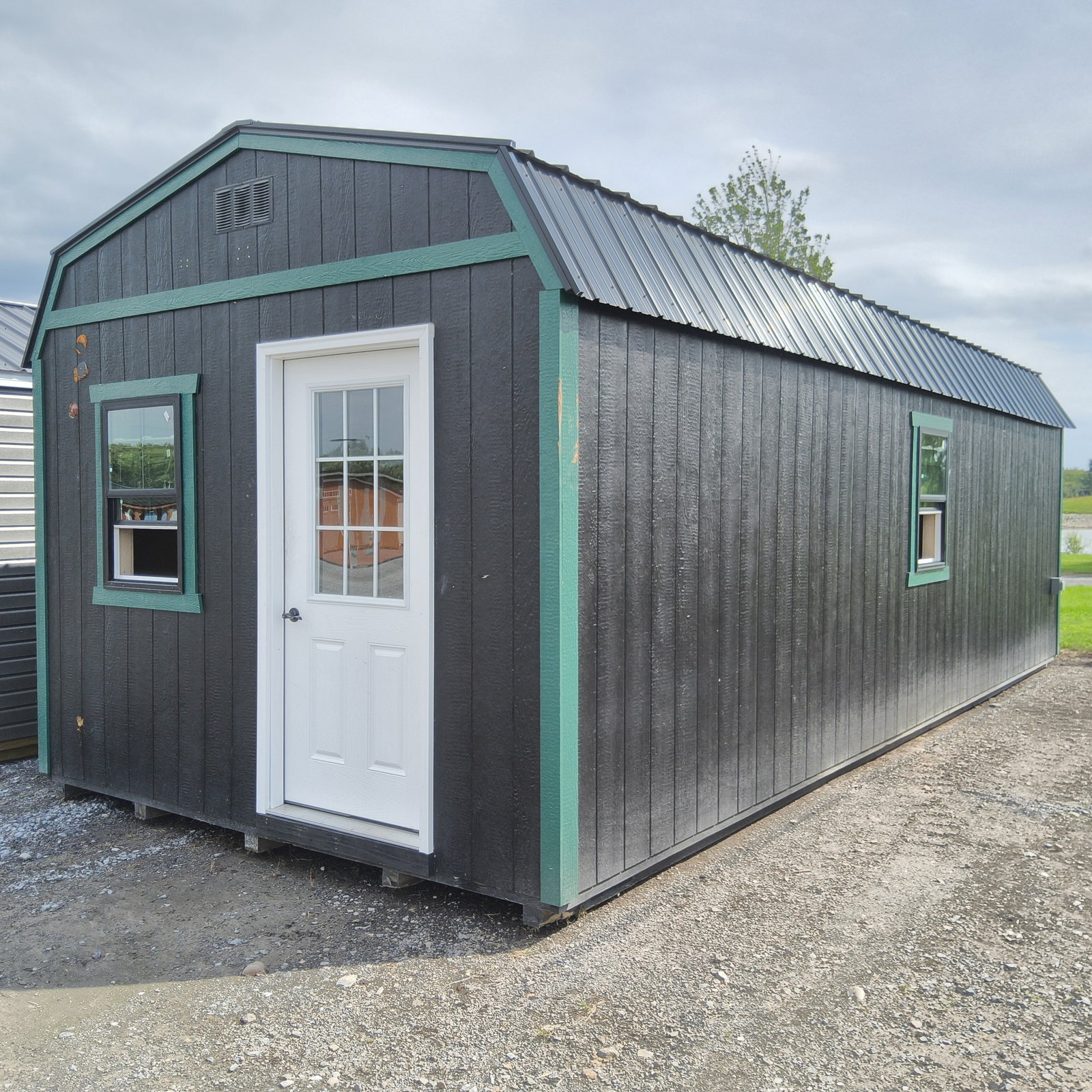 USED: 12x28 New England Dutch Barn