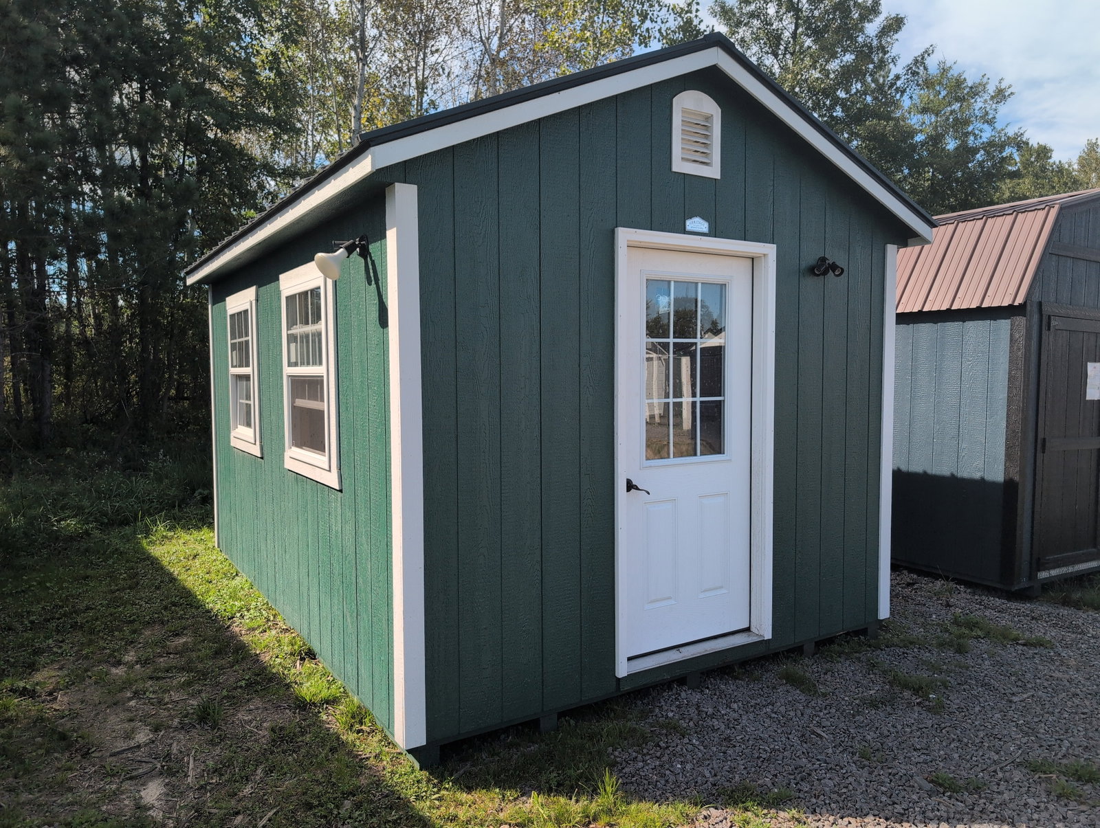 USED: 10x14 Deluxe Gable Cottage 