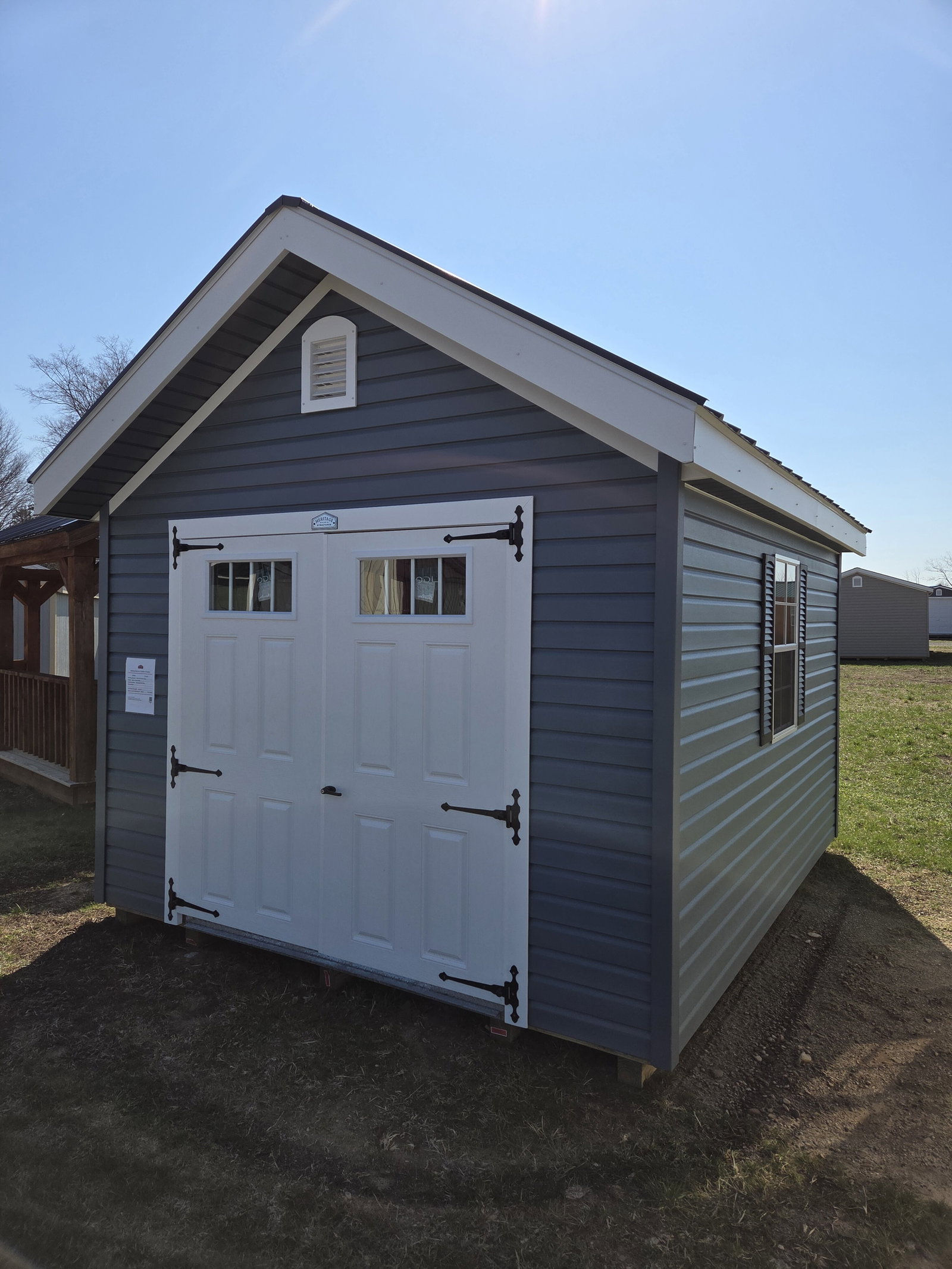10x12 Vinyl Classic Chalet