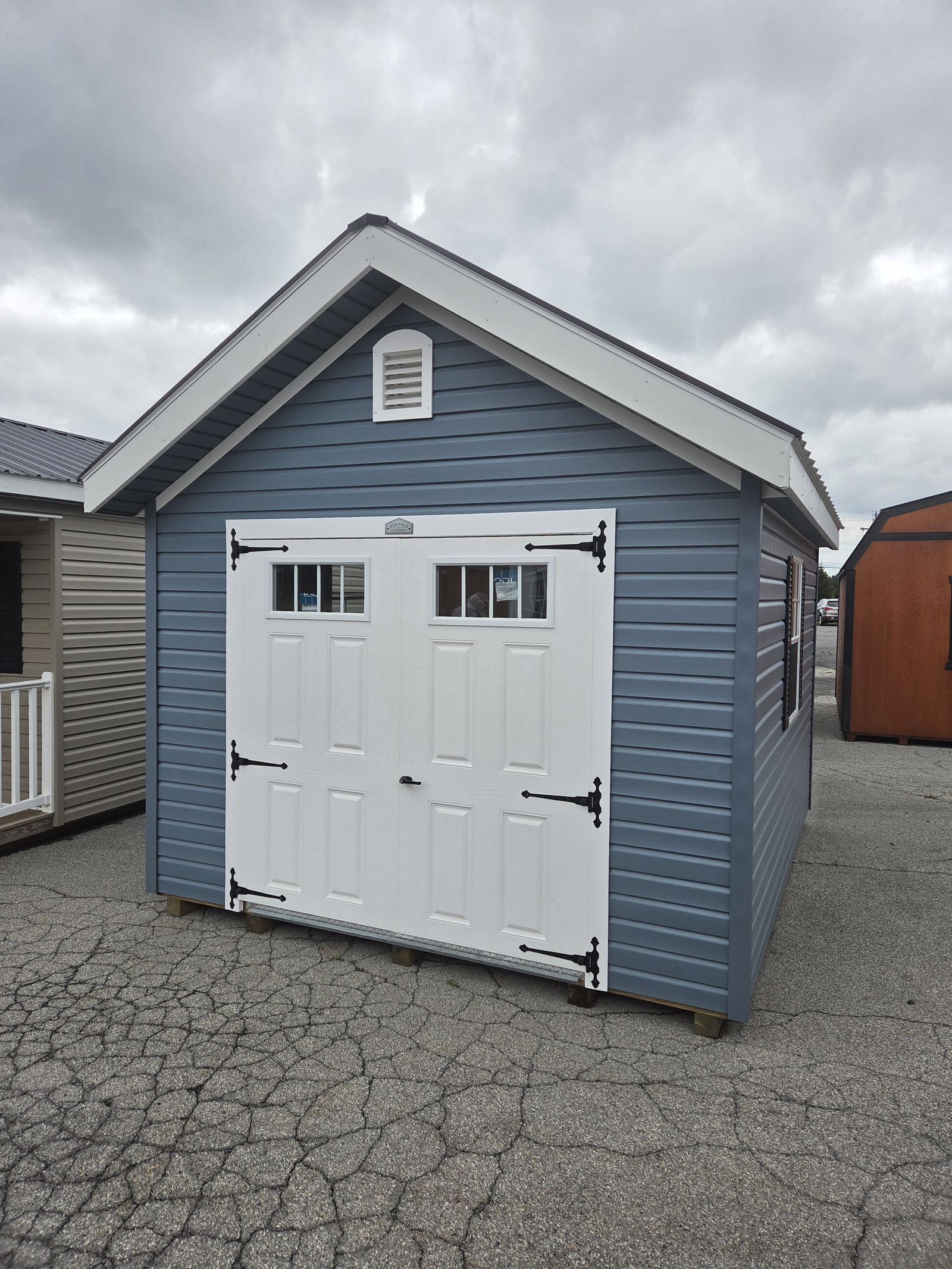10x12 Vinyl Classic Chalet