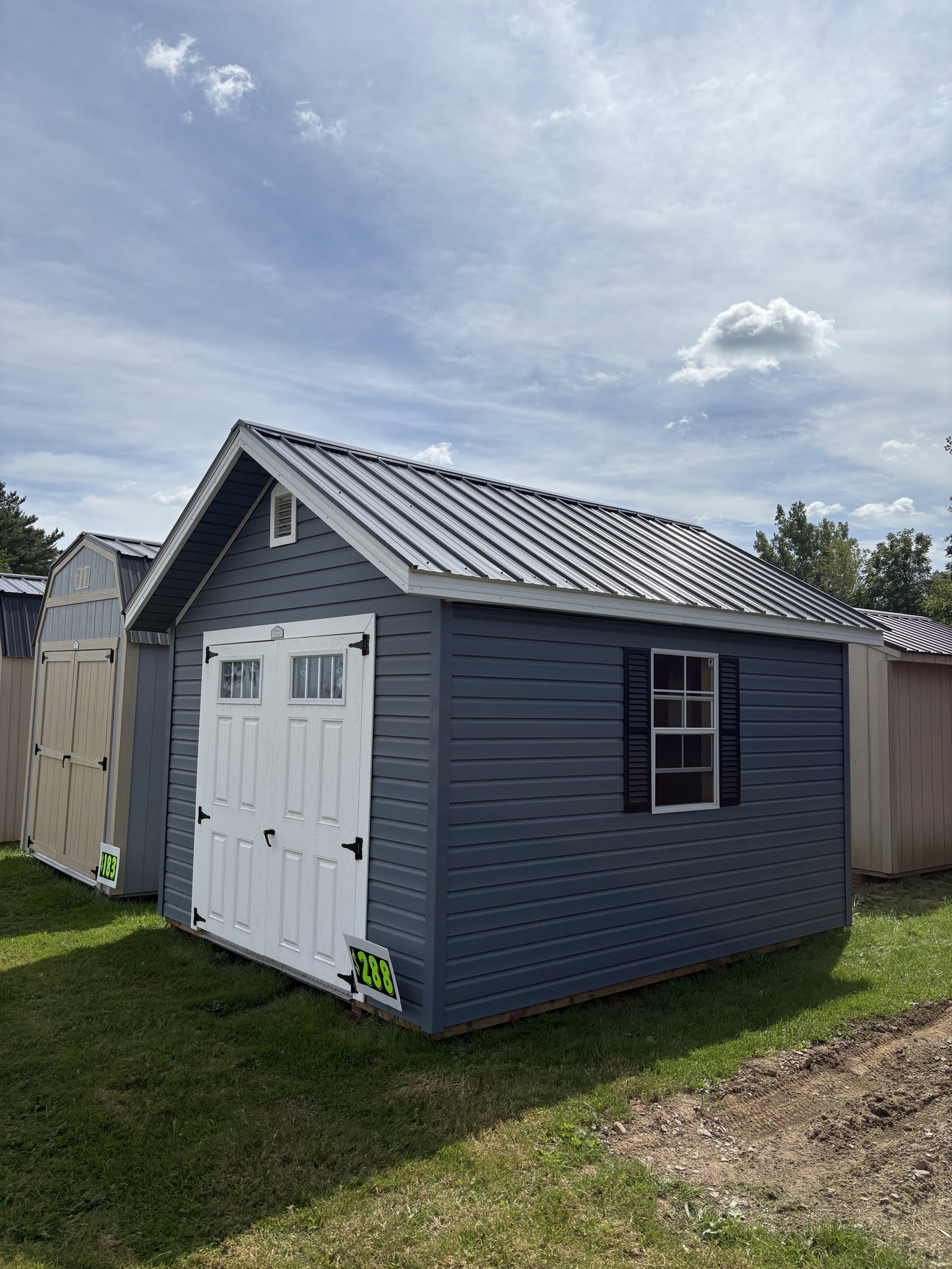 10x12 Vinyl Classic Chalet
