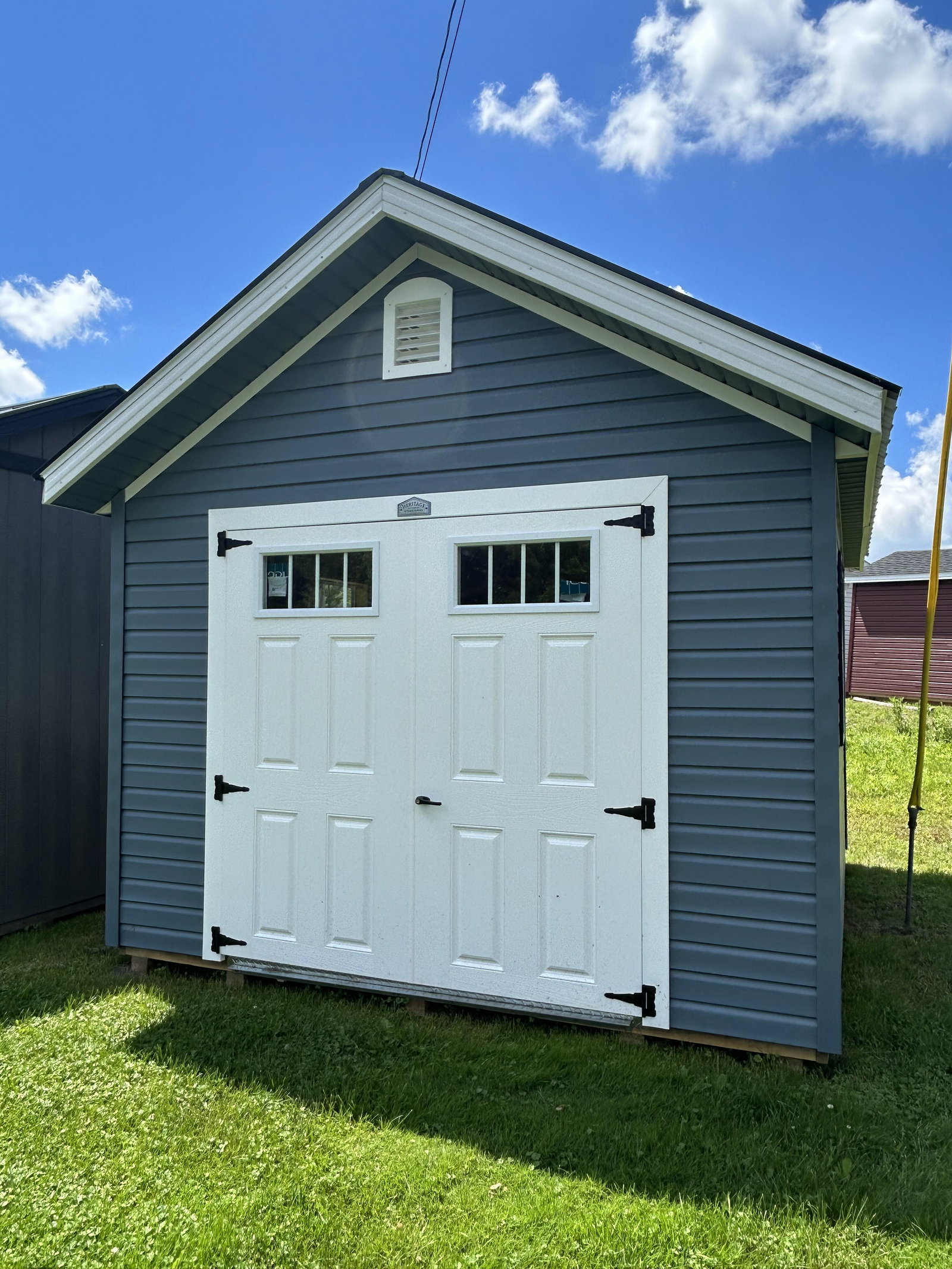 10x12 Vinyl Classic Chalet