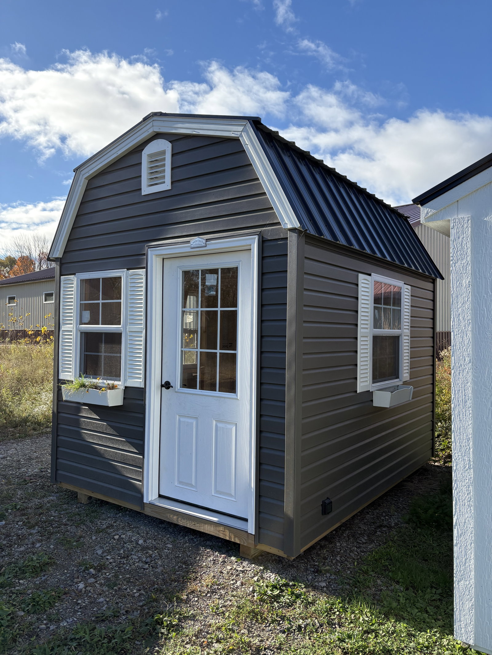 USED: 8x10 New England Dutch Barn