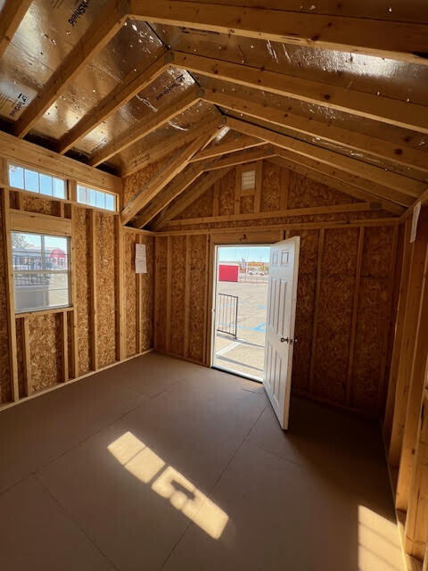 12x12x7 Classic Studio - View 3