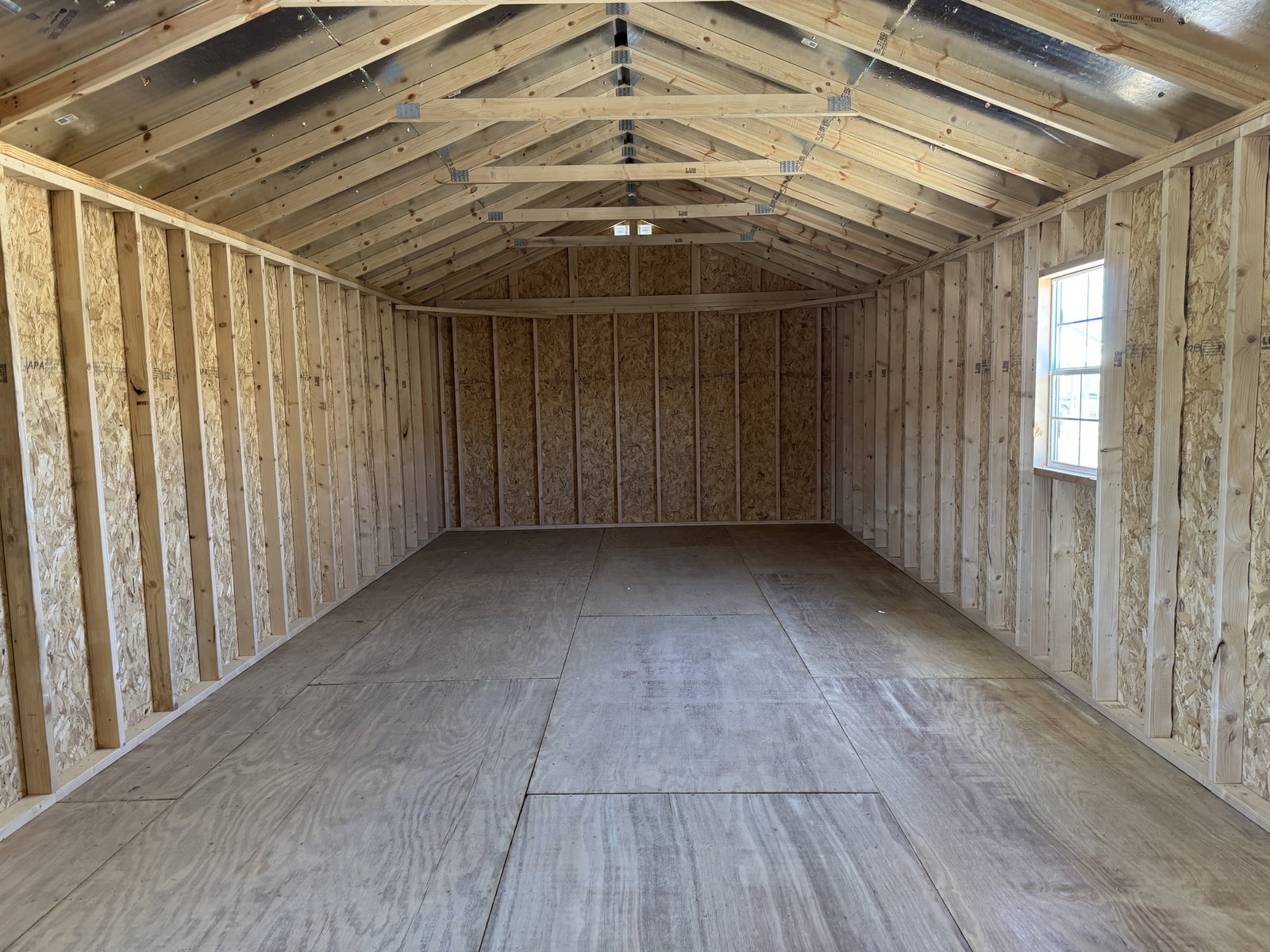 14x32x8 Garage - View 4